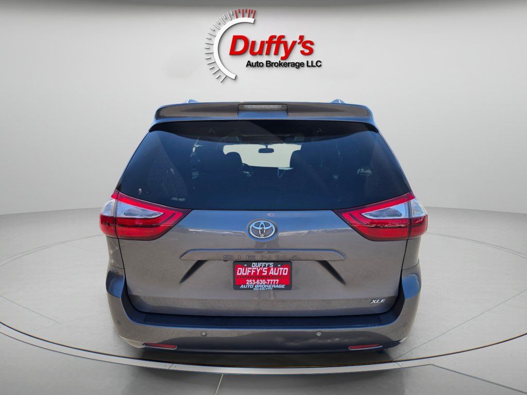 Used 2017 Toyota Sienna XLE Premium FWD image 22