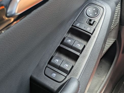 Used 2022 Kia Seltos S FWD image 19