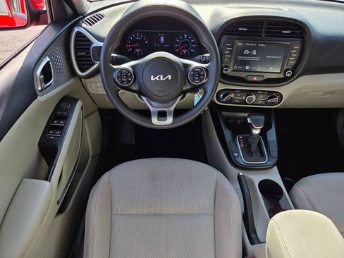 Used 2022 Kia Soul LX w/ Technology Package FWD image 13