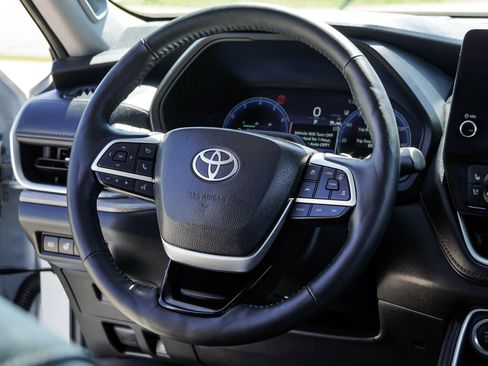 Certified 2025 Toyota Grand Highlander AWD image 36