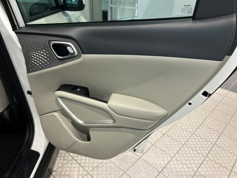 Used 2025 Kia Soul LX w/ LX Technology Package image 22