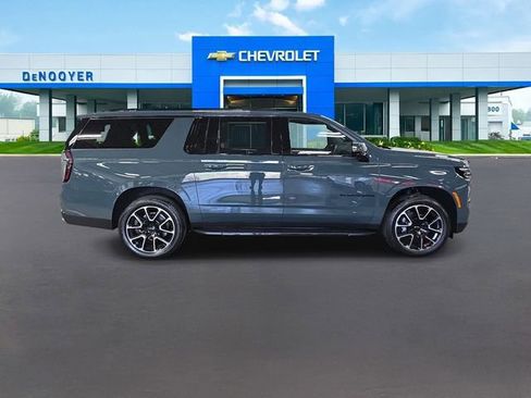 New 2026 Chevrolet Suburban RST AWD/4WD image 6