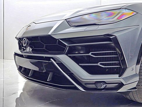 Used 2020 Lamborghini Urus image 10