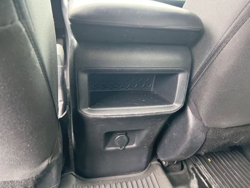 Used 2021 Toyota RAV4 LE image 17