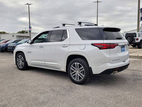 Used 2023 Chevrolet Traverse High Country image 6