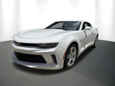 Used 2016 Chevrolet Camaro LT RWD image 32