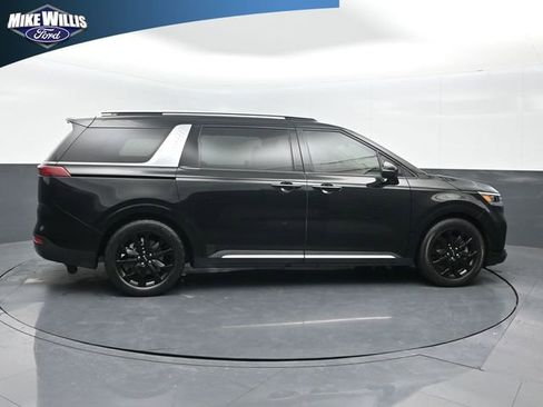 Used 2022 Kia Carnival SX image 8