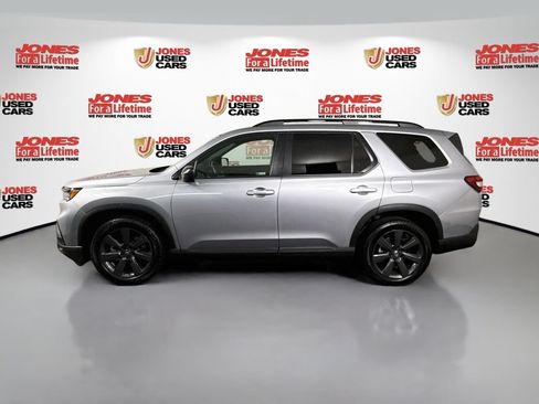 Used 2023 Honda Pilot Sport image 12