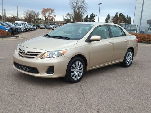 Used 2013 Toyota Corolla LE image 4