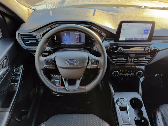 Certified 2025 Ford Escape ST-Line Select AWD/4WD image 13