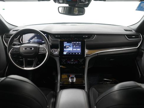 Used 2022 Jeep Grand Cherokee Altitude image 13