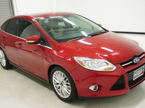 Used 2012 Ford Focus SEL FWD image 3