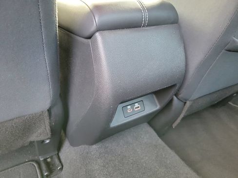 Used 2025 Nissan Altima 2.5 SV FWD image 13