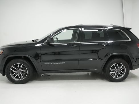 Used 2020 Jeep Grand Cherokee Laredo w/ Laredo X Package RWD image 7
