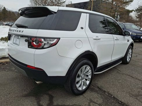 Used 2017 Land Rover Discovery Sport SE image 6