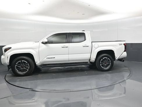 Used 2025 Toyota Tacoma TRD Sport RWD image 9
