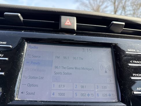 Used 2020 Toyota Camry LE w/ Fleet Convenience Package image 17