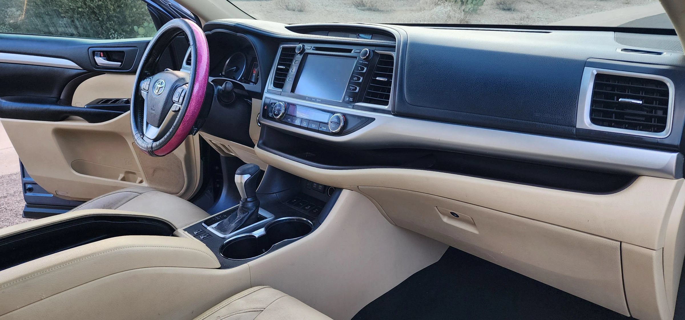 Used 2018 Toyota Highlander XLE AWD/4WD image 22