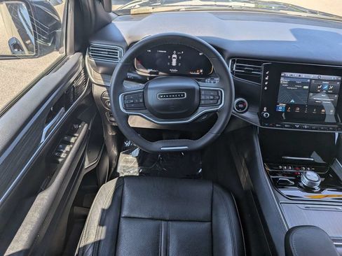 Used 2024 Jeep Wagoneer Series II AWD/4WD image 16