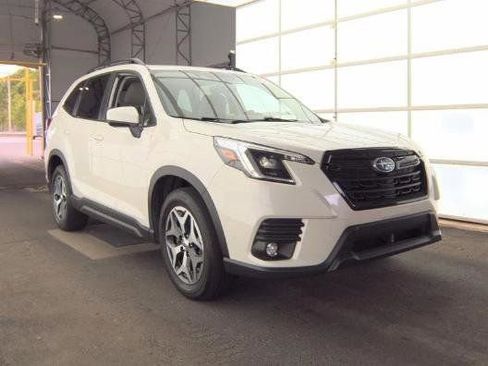Used 2024 Subaru Forester Premium AWD/4WD image 1