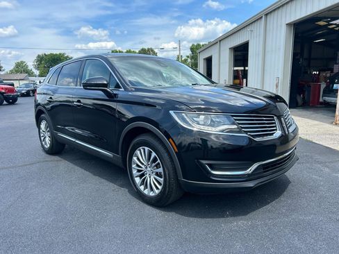 Used 2016 Lincoln MKX Select w/ Select Plus Package FWD image 3