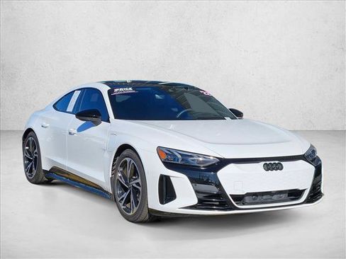 Used 2022 Audi e-tron GT Prestige image 3