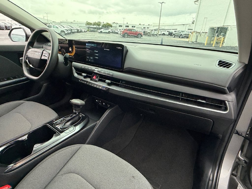 Used 2025 Kia K4 FWD image 18