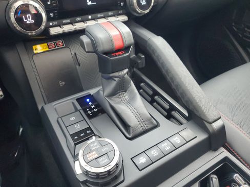 Certified 2025 Toyota Tacoma TRD Pro AWD/4WD image 30