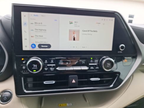 Used 2023 Toyota Highlander Limited image 31