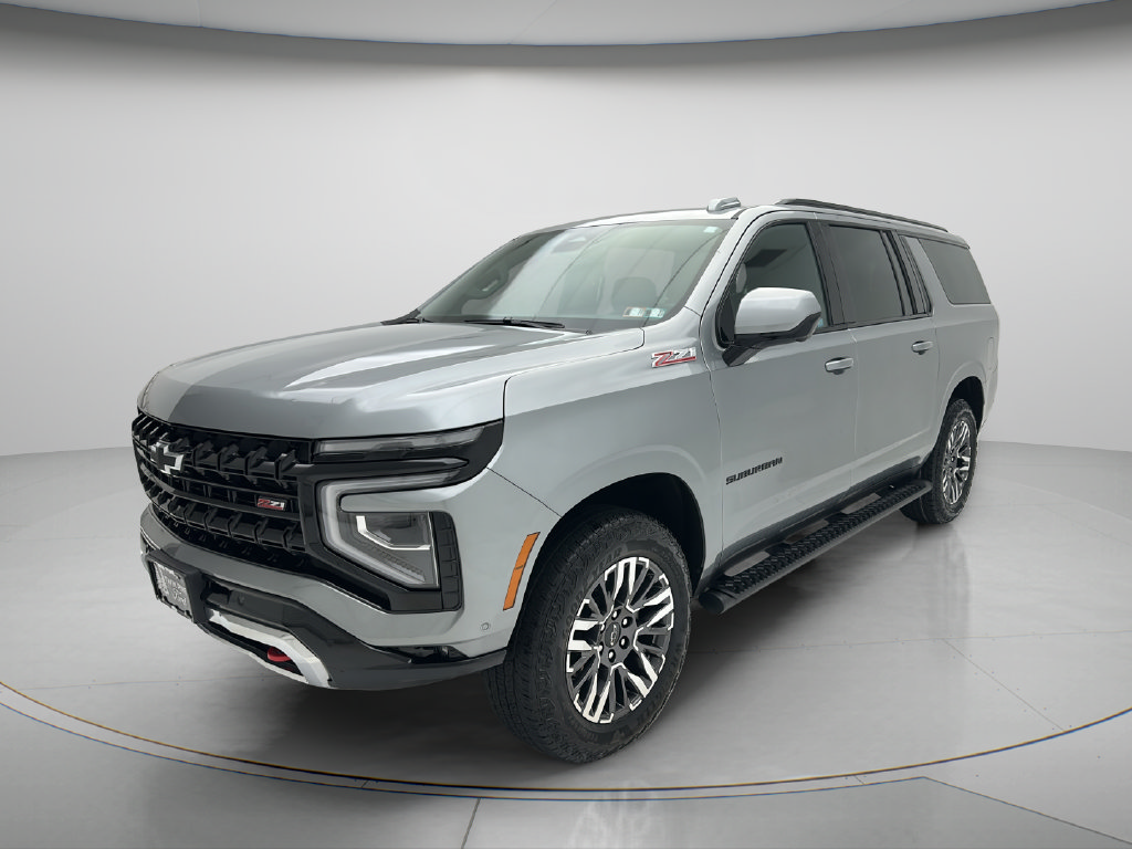 Used 2025 Chevrolet Suburban Z71 AWD/4WD image 3