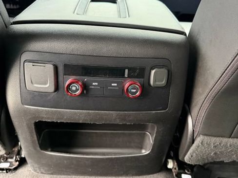 Used 2019 Chevrolet Suburban LT AWD/4WD image 13