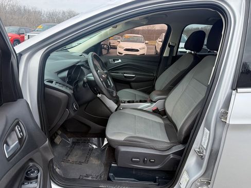 Used 2016 Ford Escape SE w/ Equipment Group 201A image 9