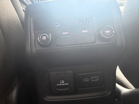 Used 2023 GMC Acadia SLE w/ Driver Convenience Package AWD/4WD image 17
