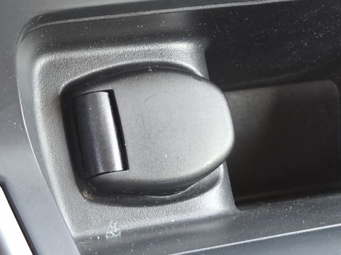 Used 2018 Nissan Sentra S FWD image 7