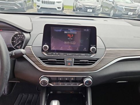 Used 2023 Nissan Altima 2.5 SV image 16