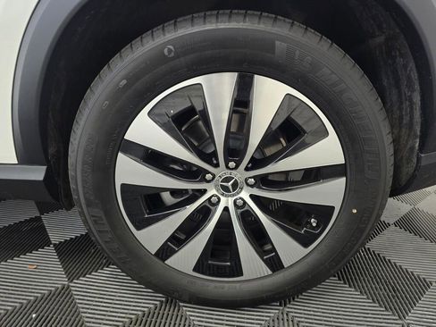 Used 2025 Mercedes-Benz GLE 350 4MATIC w/ Driver Assistance Package image 21