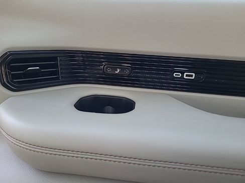 Used 2024 Jeep Grand Wagoneer L 4WD image 44