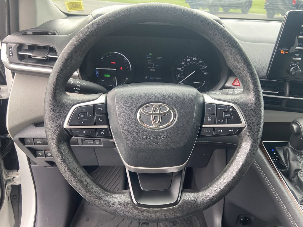 Used 2021 Toyota Sienna LE FWD image 11