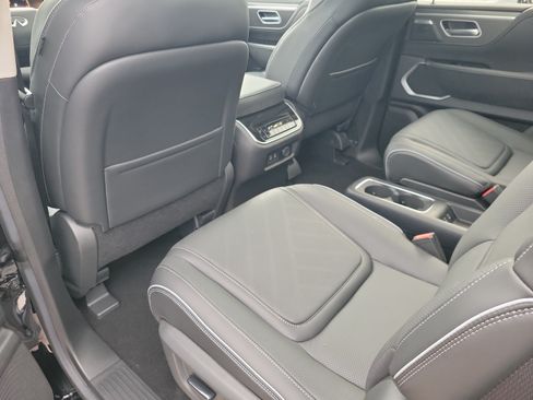 Certified 2026 INFINITI QX80 Luxe w/ Cargo Package AWD/4WD image 24