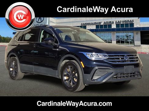 Used 2022 Volkswagen Tiguan SE image 1