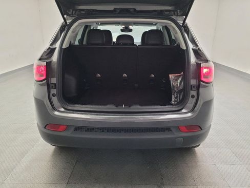 Used 2017 Jeep Compass Latitude w/ Safe & Security Group AWD/4WD image 29
