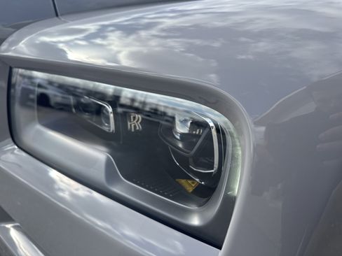 Used 2024 Rolls-Royce Cullinan w/ Interior Detailing Package image 37