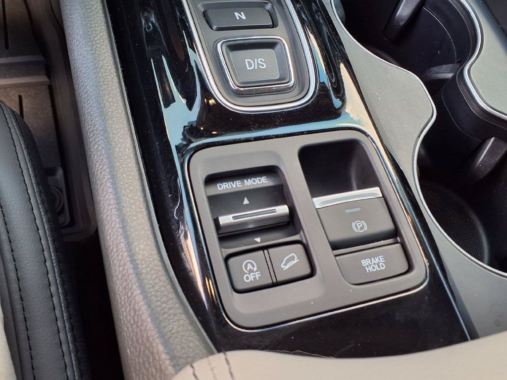 Used 2025 Honda Pilot EX-L image 30