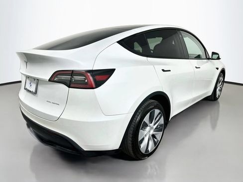Used 2023 Tesla Model Y Long Range AWD/4WD image 5