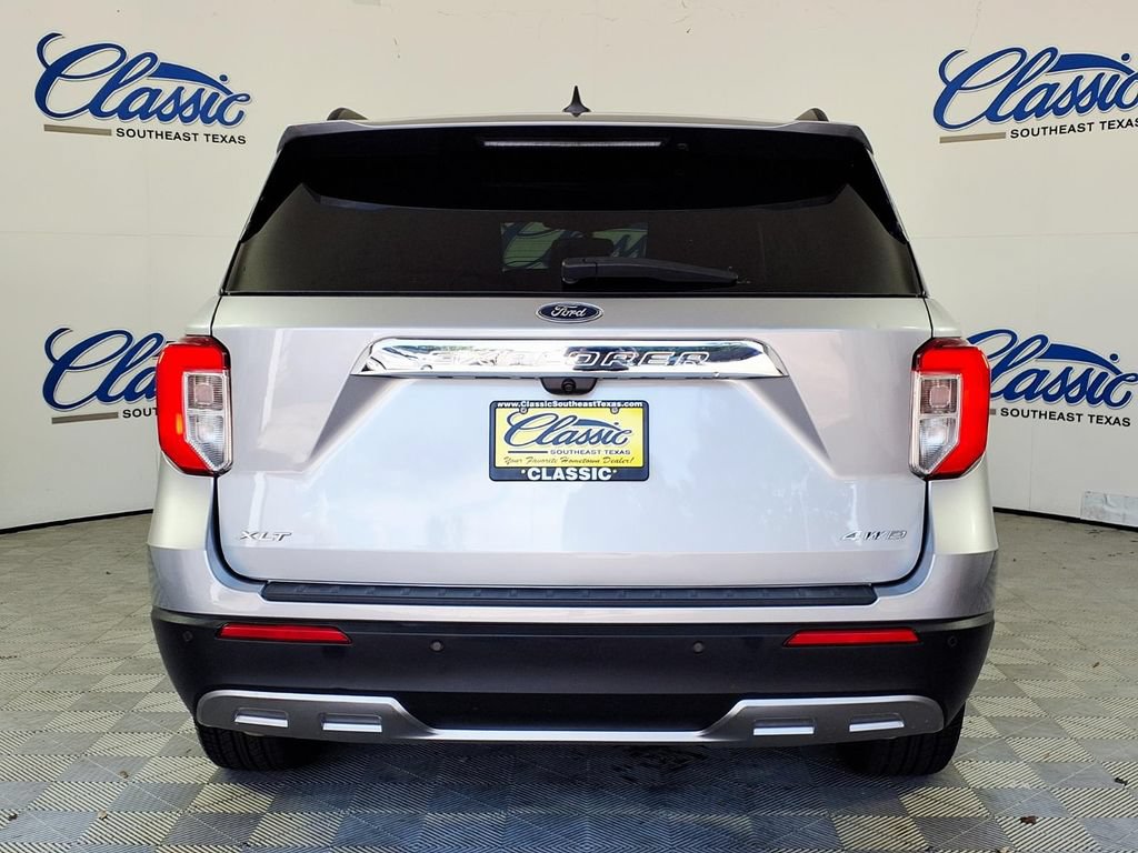 Used 2023 Ford Explorer XLT w/ Equipment Group 202A AWD/4WD image 4