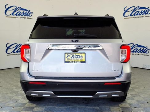 Used 2023 Ford Explorer XLT w/ Equipment Group 202A AWD/4WD image 4