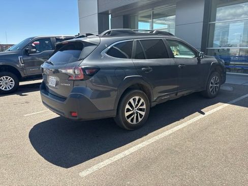 Used 2023 Subaru Outback Premium AWD/4WD image 4