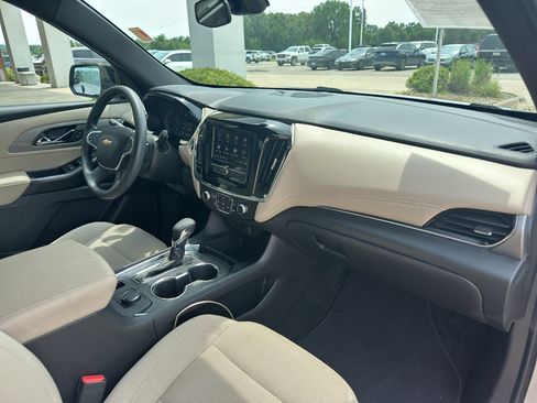Used 2023 Chevrolet Traverse LS AWD/4WD image 29