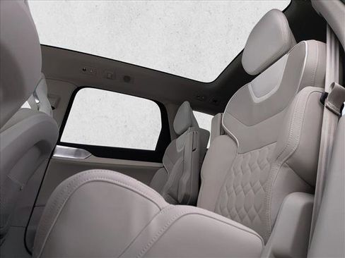 New 2025 Volvo EX90 Ultra w/ Protection Package Premier image 17