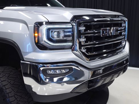 Used 2018 GMC Sierra 1500 SLT image 4